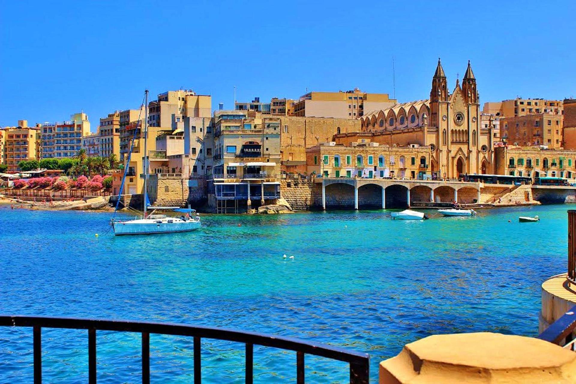 Apartment 2br Great Location With Terrace Sliema